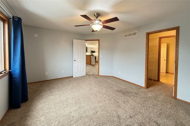 736 SE Ponds Edge Lane, Ankeny, IA 50021