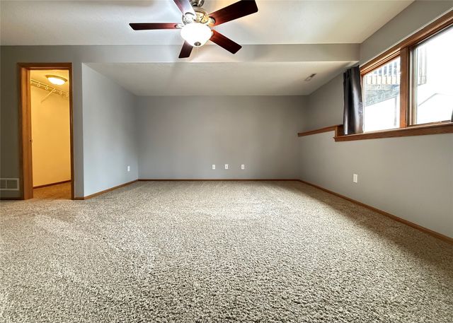 736 SE Ponds Edge Lane, Ankeny, IA 50021