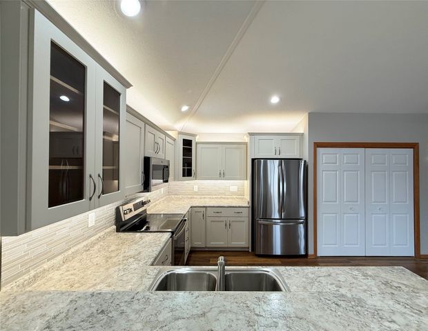 736 SE Ponds Edge Lane, Ankeny, IA 50021