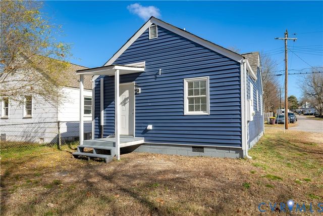 32 Seaboard St, Petersburg, VA 23803