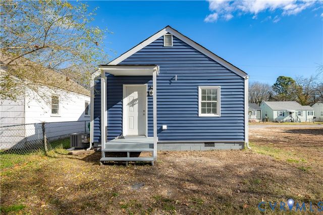 32 Seaboard St, Petersburg, VA 23803