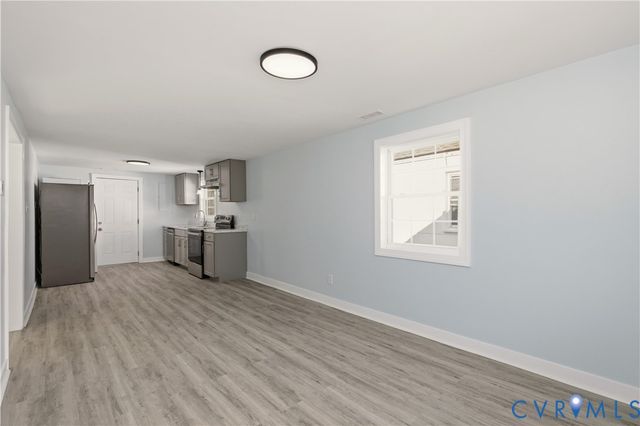 32 Seaboard St, Petersburg, VA 23803