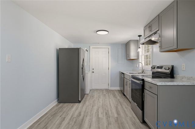 32 Seaboard St, Petersburg, VA 23803