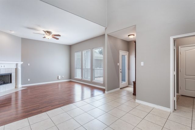 1240 Hayden Lane, Savannah, TX 76227