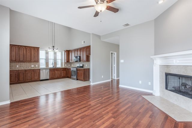 1240 Hayden Lane, Savannah, TX 76227