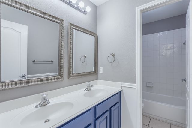 1240 Hayden Lane, Savannah, TX 76227