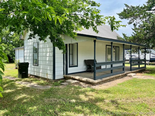 105 S Maytubby Street, Kingston, OK 73439