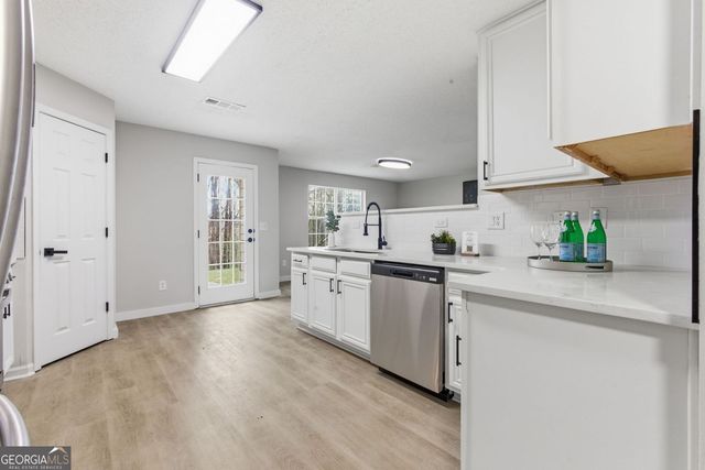 7054 Cavender Drive SW, Atlanta, GA 30331