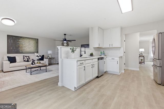 7054 Cavender Drive SW, Atlanta, GA 30331