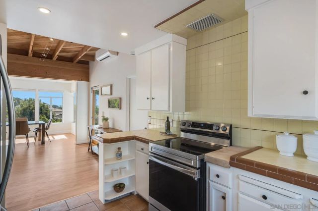 1117 Solana Dr., Del Mar, CA 92014