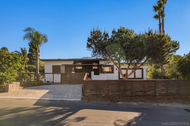 1117 Solana Dr., Del Mar, CA 92014