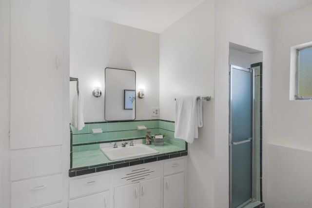 1117 Solana Dr., Del Mar, CA 92014