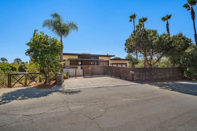 1117 Solana Dr., Del Mar, CA 92014