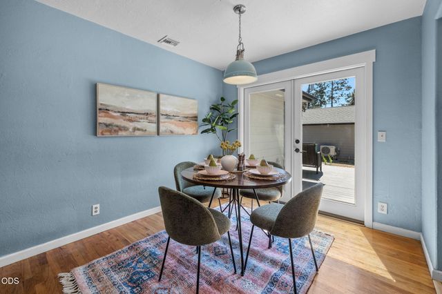 647 NE Lafayette Avenue A, B, Bend, OR 97701