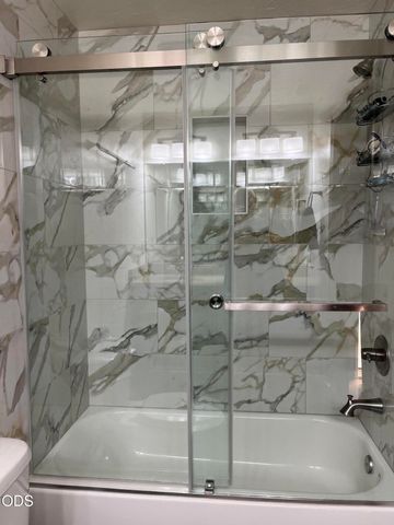 647 NE Lafayette Avenue A, B, Bend, OR 97701