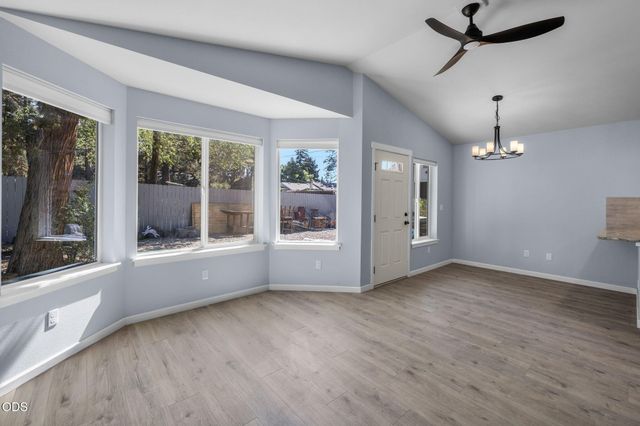 647 NE Lafayette Avenue A, B, Bend, OR 97701