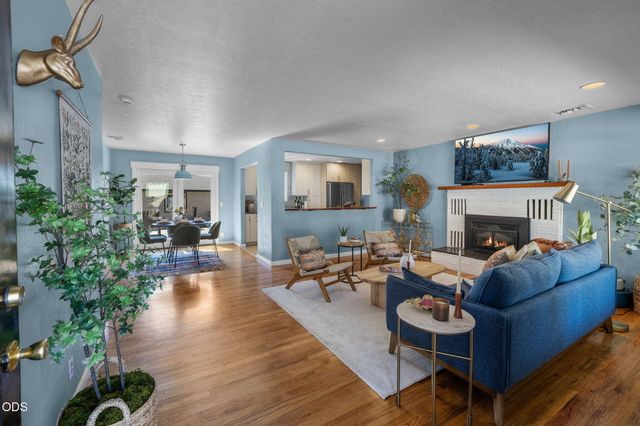 647 NE Lafayette Avenue A, B, Bend, OR 97701