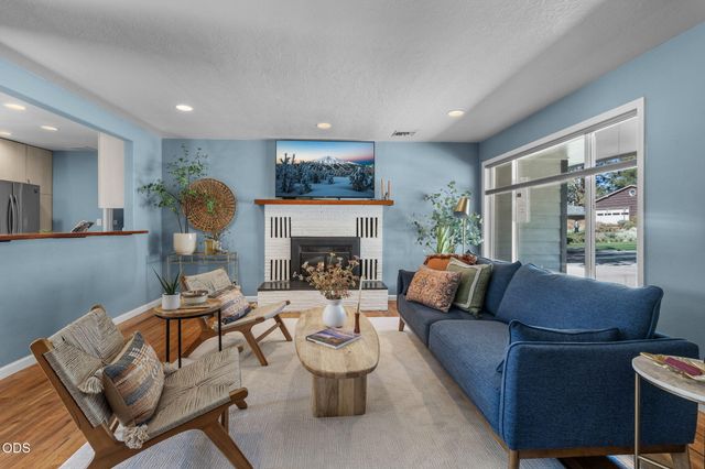 647 NE Lafayette Avenue A, B, Bend, OR 97701