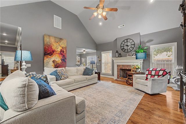 4295 W Coneflower Place, Fayetteville, AR 72704