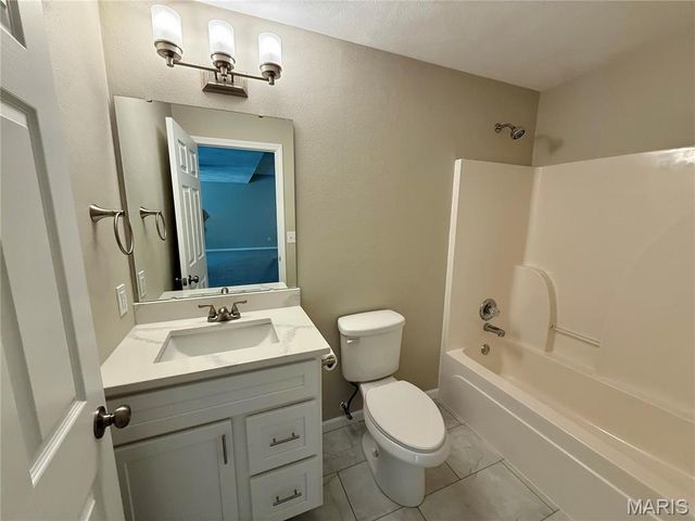 1920 Hawksbill, Belleville, IL 62223