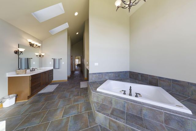 1137 N 475 E, Chesterton, IN 46304