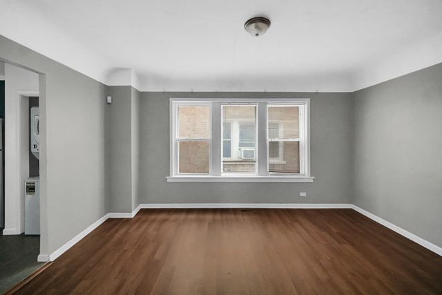 1126 E 81st Place 1, Chicago, IL 60619