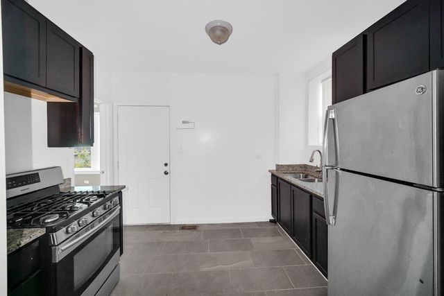 1126 E 81st Place 1, Chicago, IL 60619