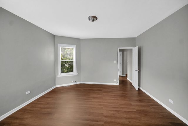 1126 E 81st Place 1, Chicago, IL 60619