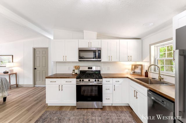 22866 Kendaville Road, Pierson, MI 49339