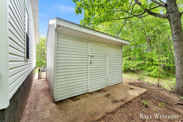 22866 Kendaville Road, Pierson, MI 49339