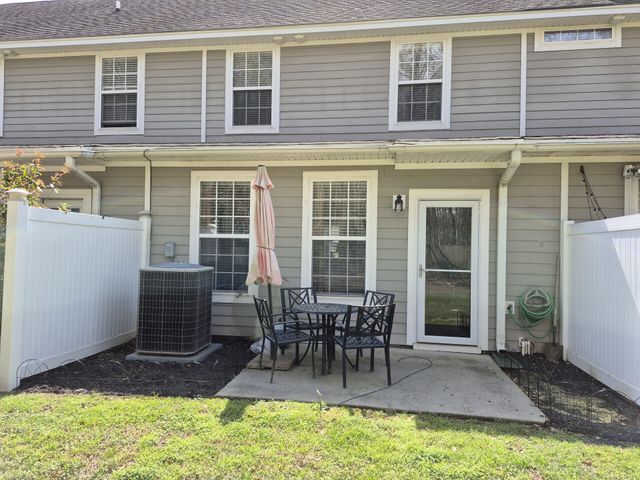 211 Hemingway Circle, Summerville, SC 29483