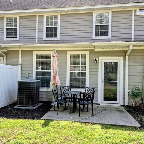 211 Hemingway Circle, Summerville, SC 29483
