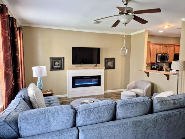 211 Hemingway Circle, Summerville, SC 29483