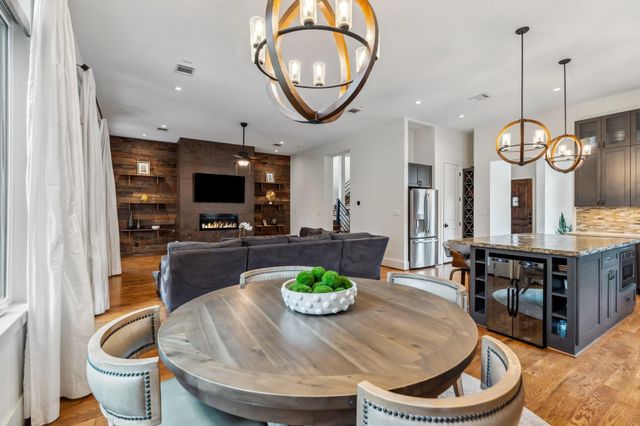 815 E 27th Street, Houston, TX 77009