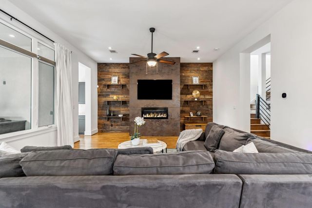 815 E 27th Street, Houston, TX 77009