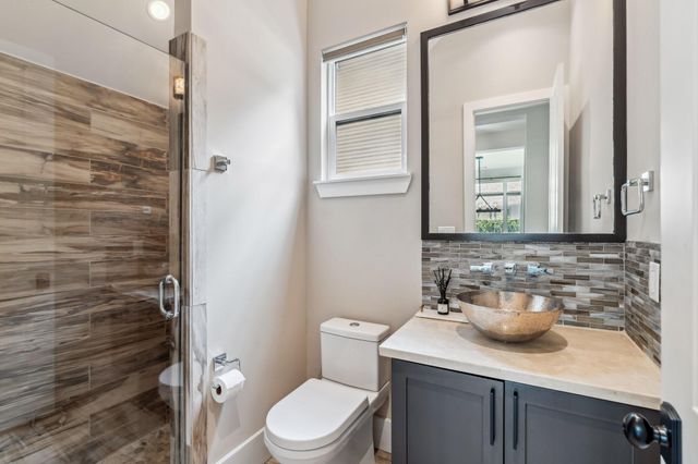 815 E 27th Street, Houston, TX 77009