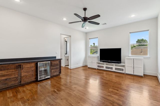 815 E 27th Street, Houston, TX 77009