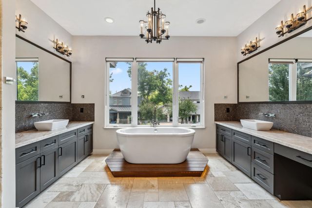 815 E 27th Street, Houston, TX 77009