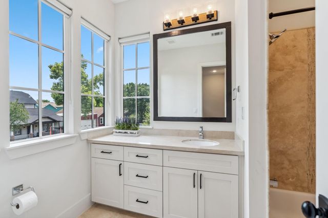 815 E 27th Street, Houston, TX 77009