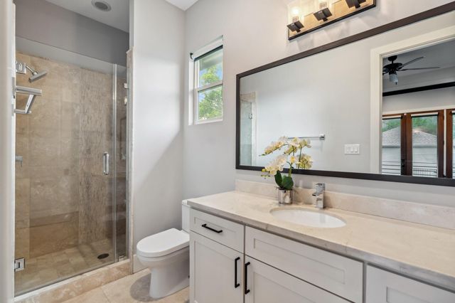 815 E 27th Street, Houston, TX 77009