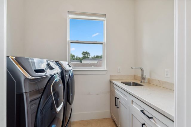 815 E 27th Street, Houston, TX 77009