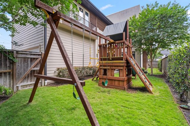 815 E 27th Street, Houston, TX 77009