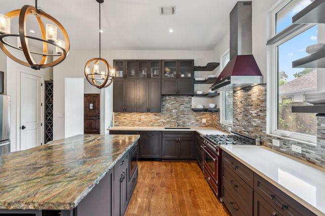 815 E 27th Street, Houston, TX 77009