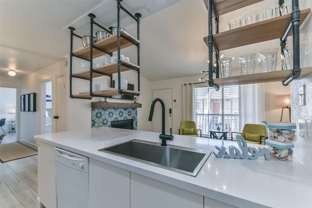 3506 Cove View Boulevard 1612, Galveston, TX 77554