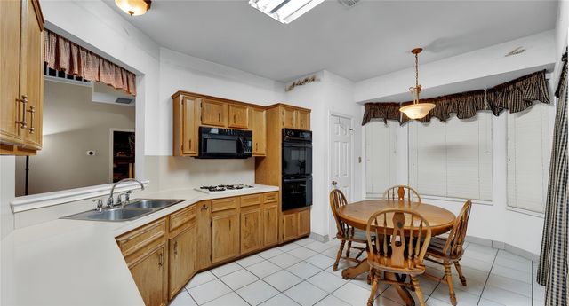 9111 Hazelhurst DR, Austin, TX 78729