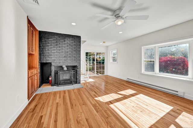 7 Albert Road, Danbury, CT 06811