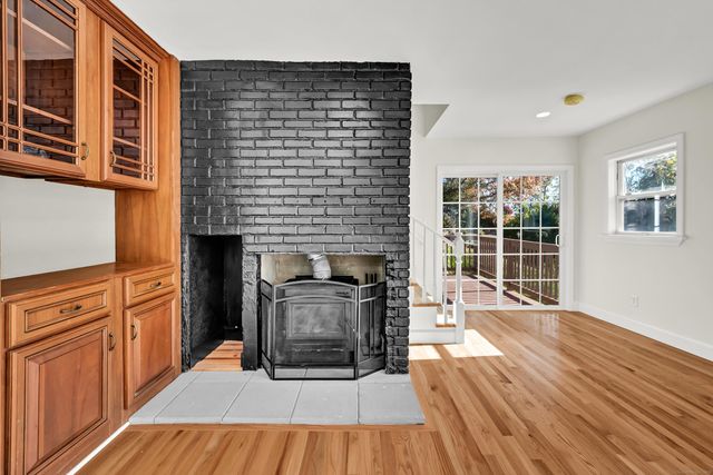 7 Albert Road, Danbury, CT 06811