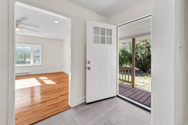 7 Albert Road, Danbury, CT 06811