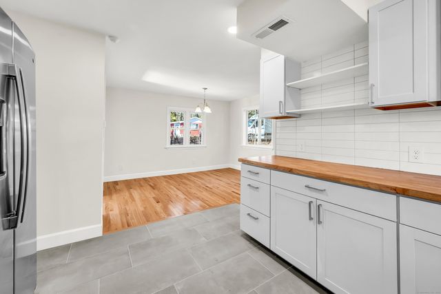 7 Albert Road, Danbury, CT 06811