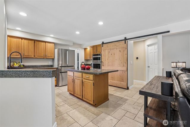 14302 NE 61 Street, Redmond, WA 98052